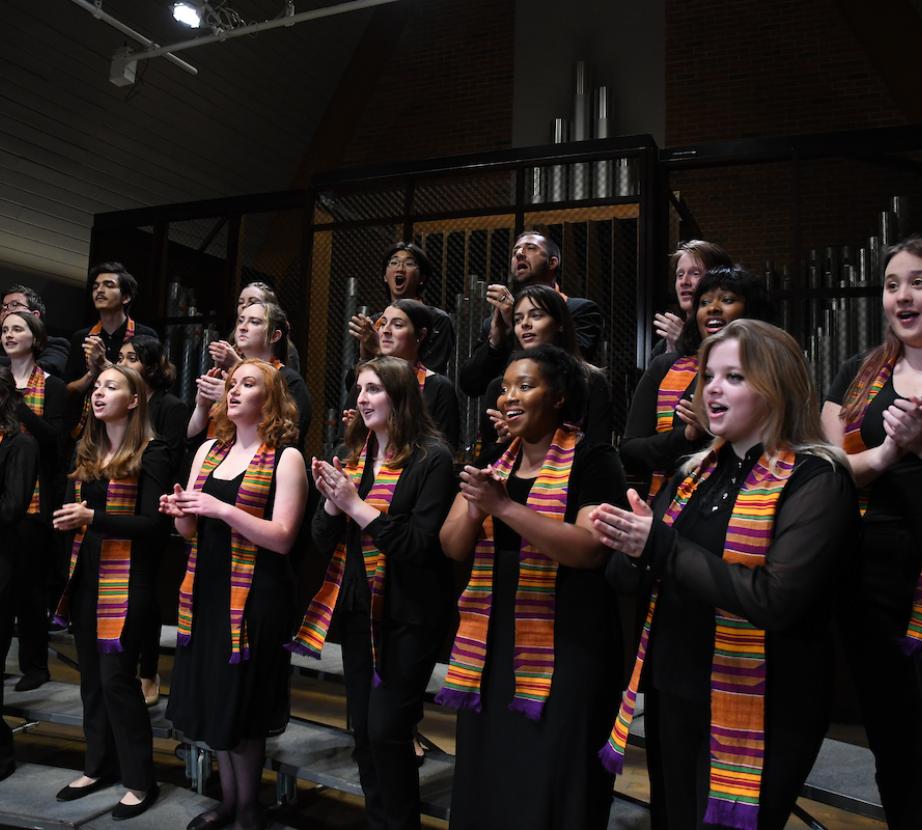 Chorale students sing in Gill Chapel