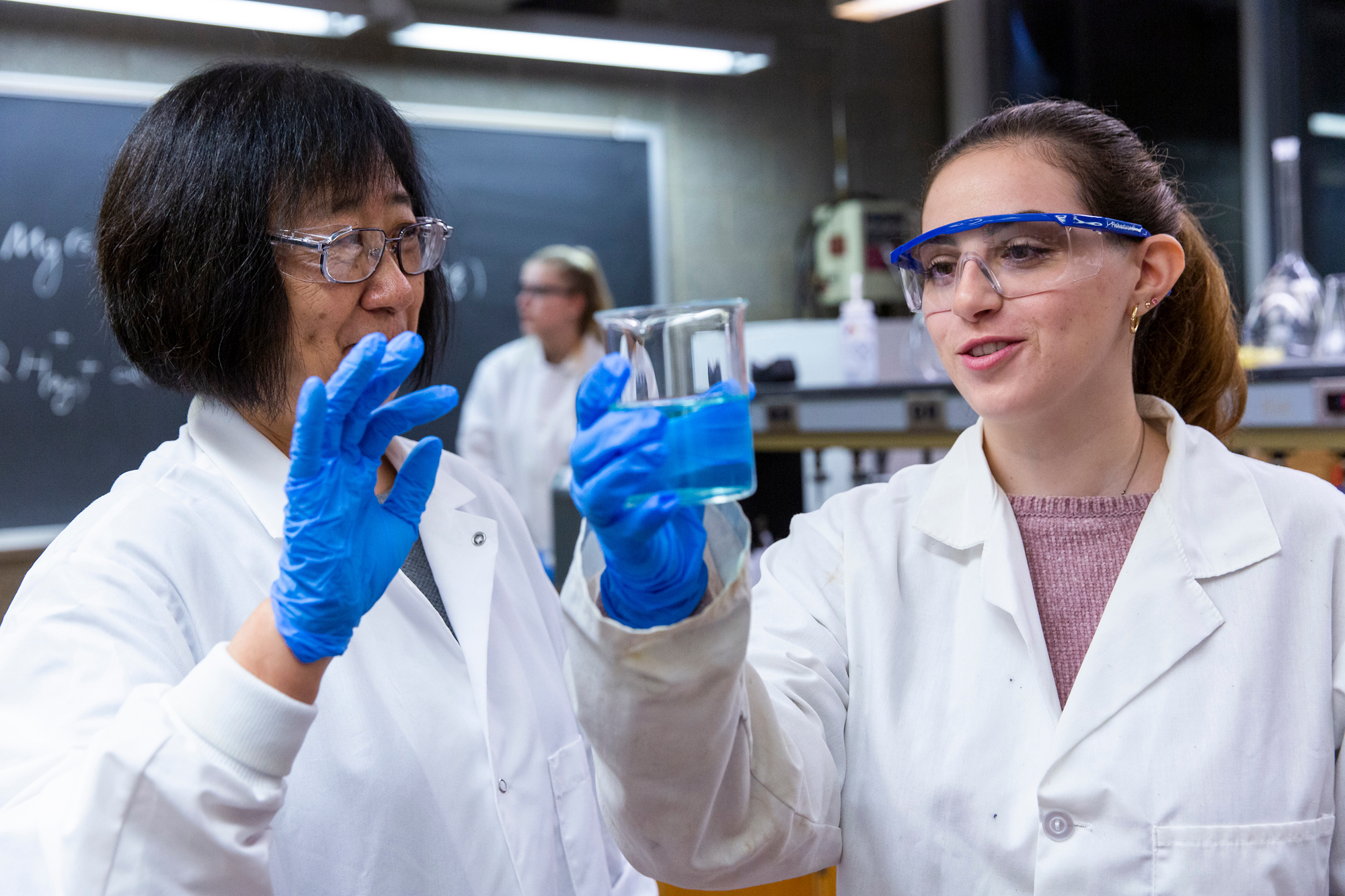 Student-faculty collaboration in science lab