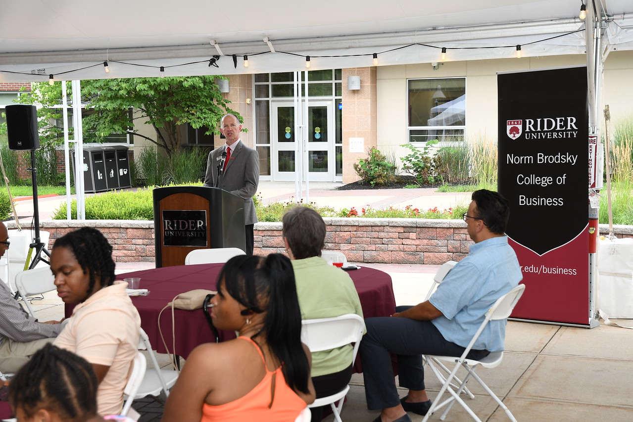 Ron Cook speaks at VETs Program 2021