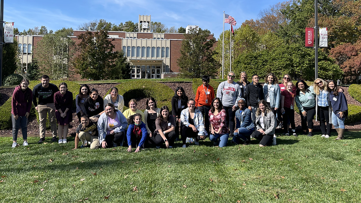 SPE 303 class on campus mall
