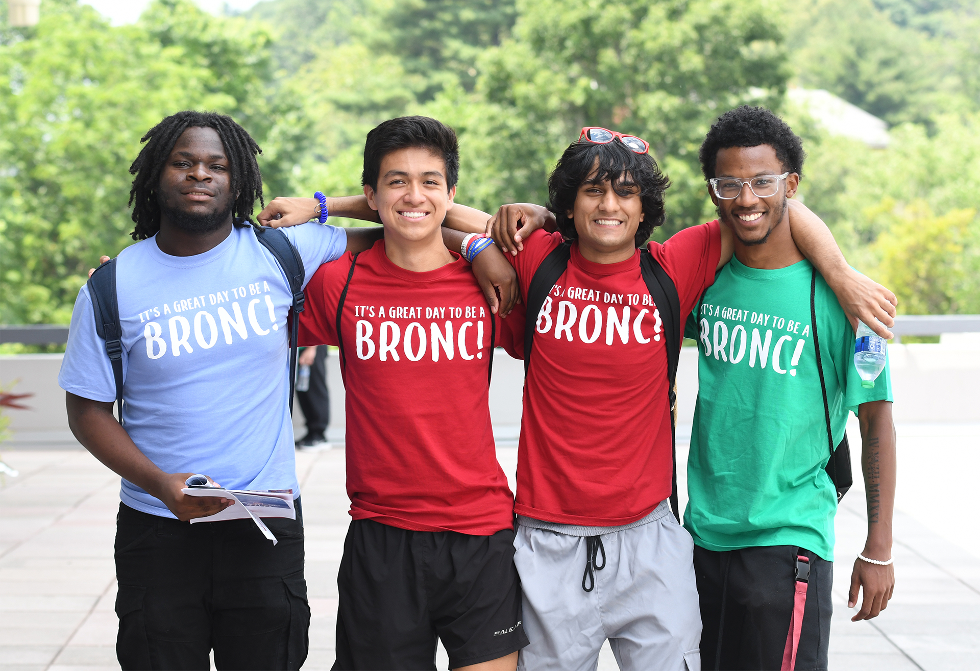 Students posing at New Student orientation