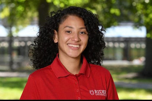 Julisa Cruz headshot