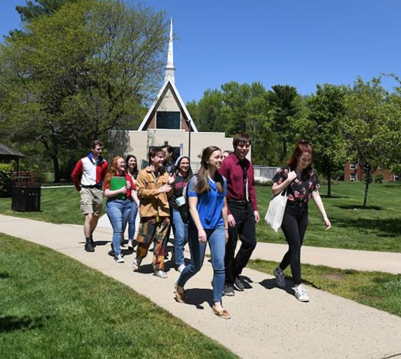 music students outside of Gill Chapel