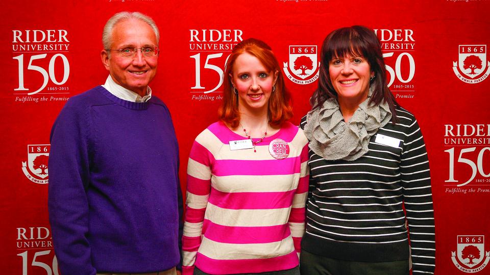 Carrie Lettiere ’15 with her parents