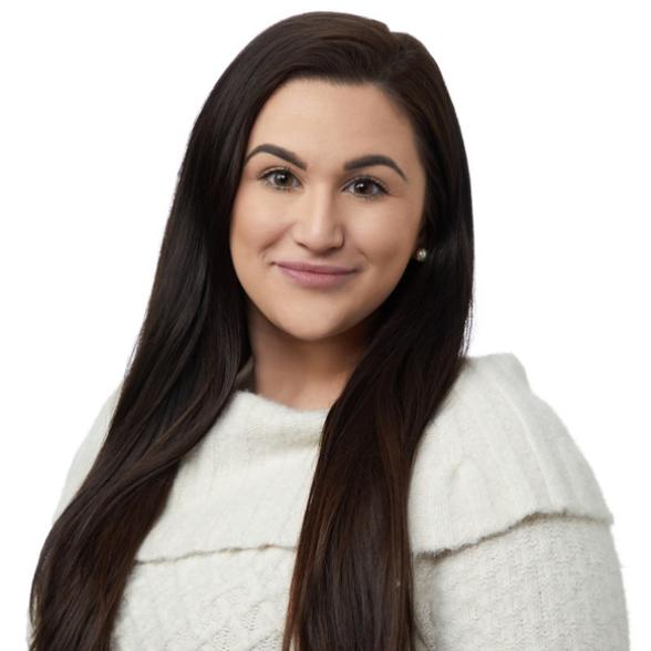 Lauren Minore ʼ20 helps deliver the news you need to know