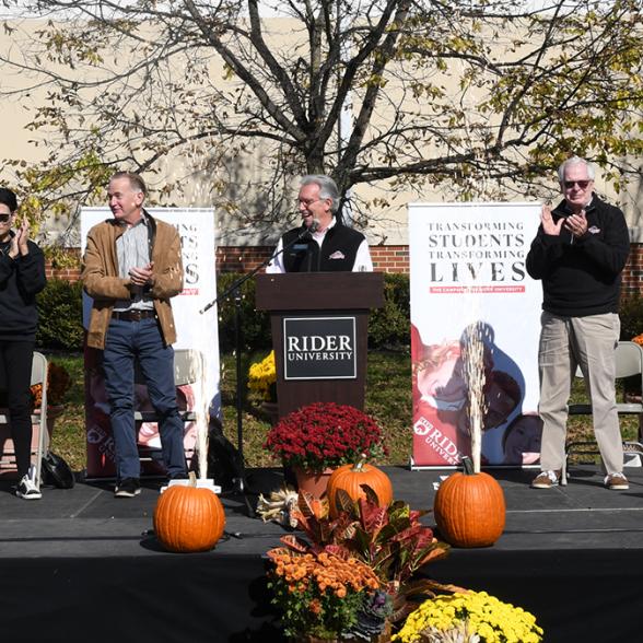 Campaign announcement at Homecoming