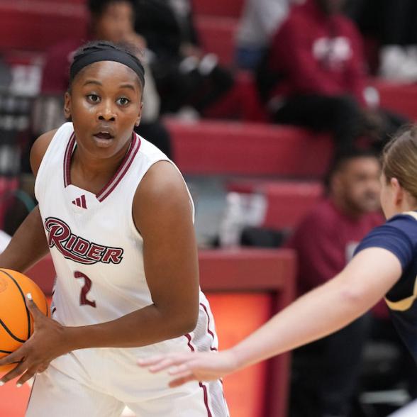 WBB player getting ready to pass ball
