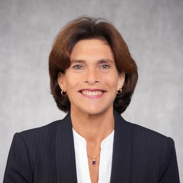 Nicole Altneu headshot