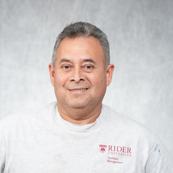 Edy Vasquez headshot