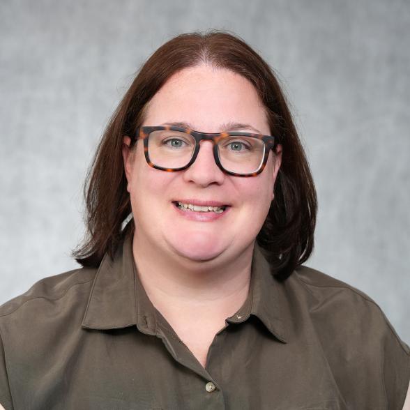 Maureen Voll headshot