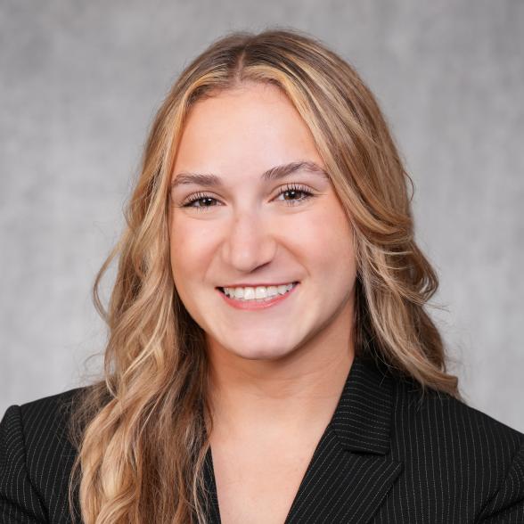 Olivia Bucs Headshot