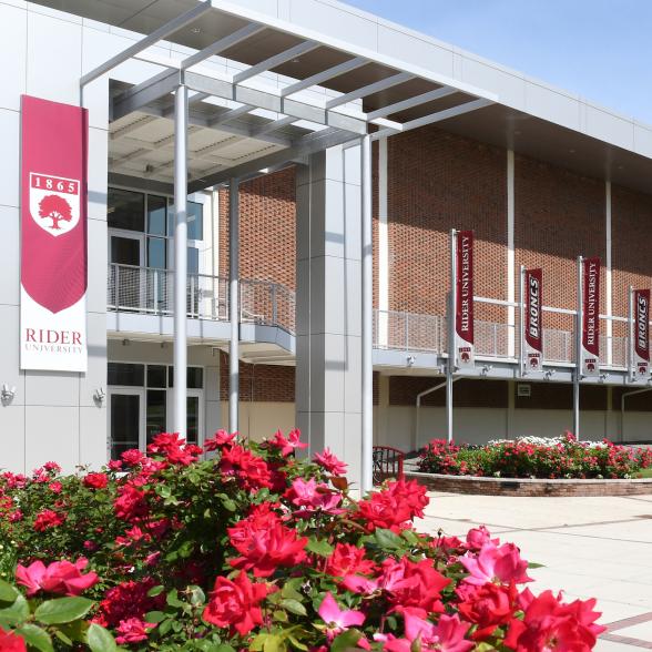 Rider recognized by Colleges of Distinction in 7 categories