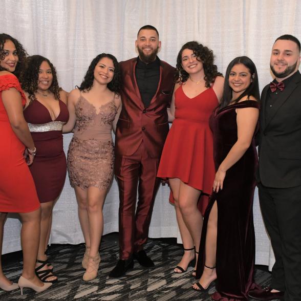 Cranberry and White Affair.jpg Cranberry & White Affair