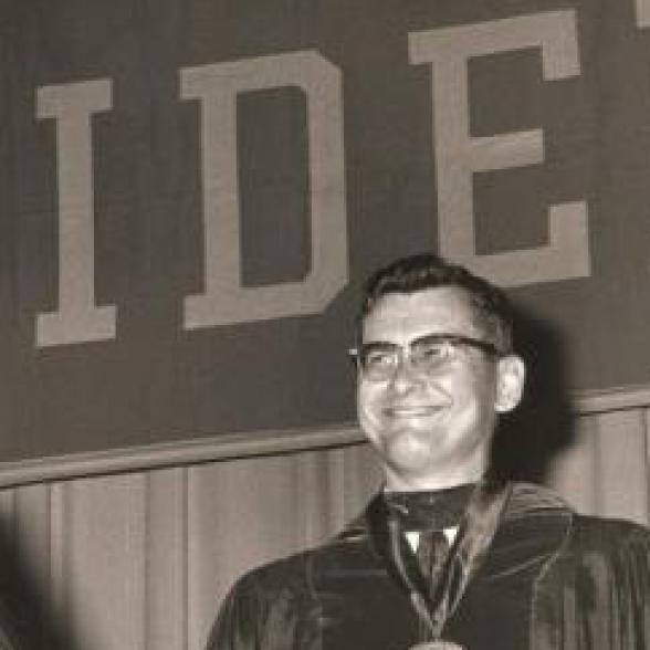 Elliott_1969_0.jpg