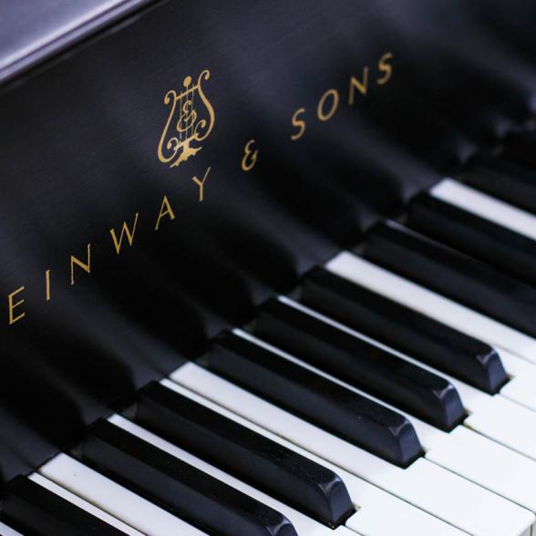 Steinway_And_Sons_Fallboard_Logo.jpg