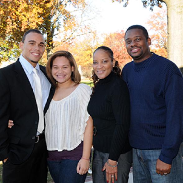 family-weekend.jpg family-weekend.jpg