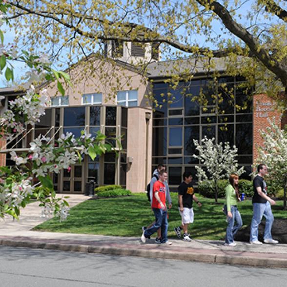 rm_president_043013_campus_066_600.jpg
