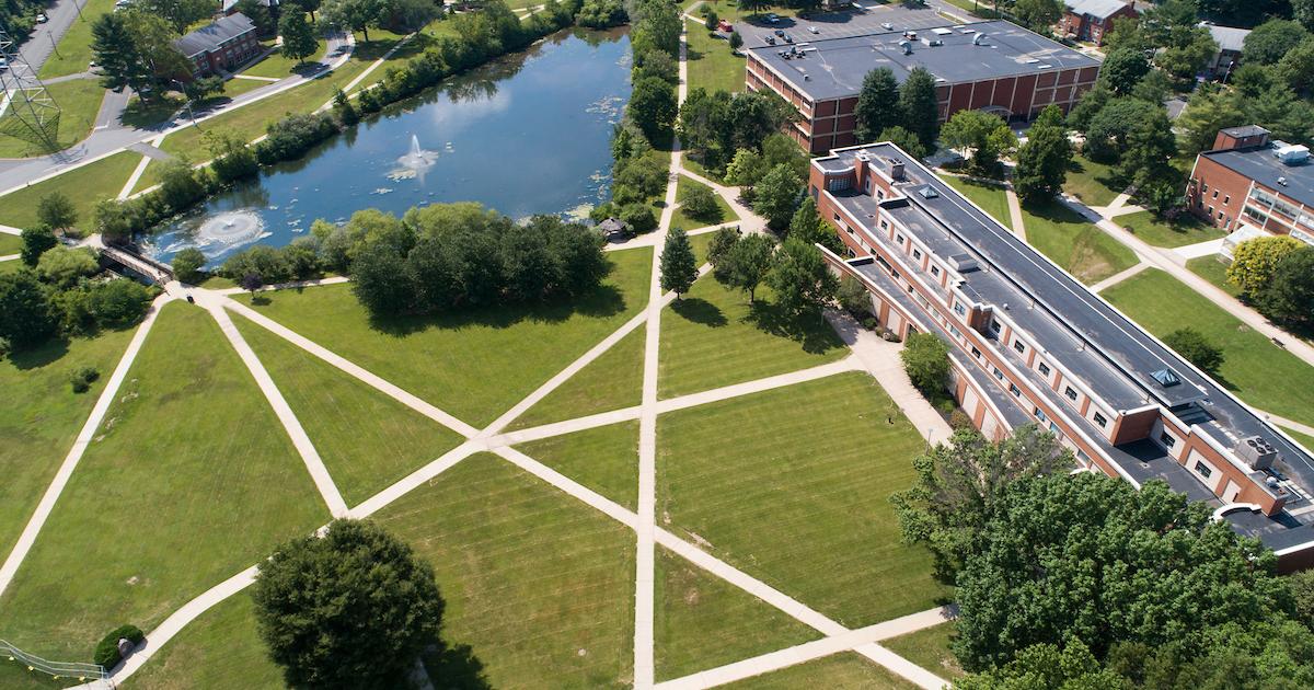 Free tuition for three vaccinated students Rider University