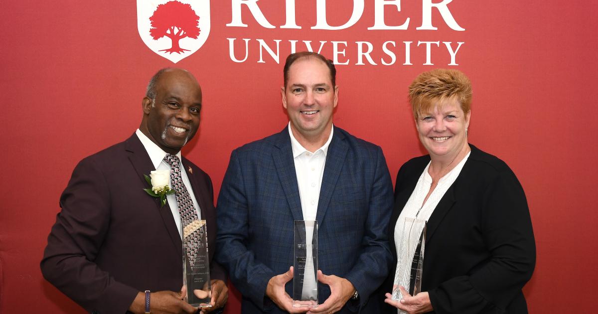 Five alumni receive awards for leadership, career achievements and ...