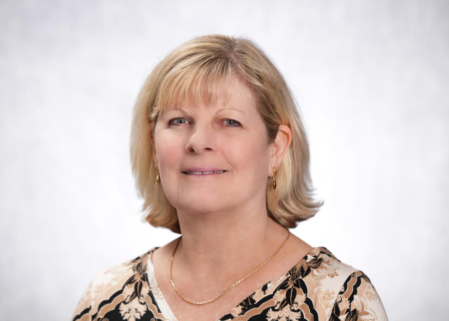 Karen Noaln Headshot