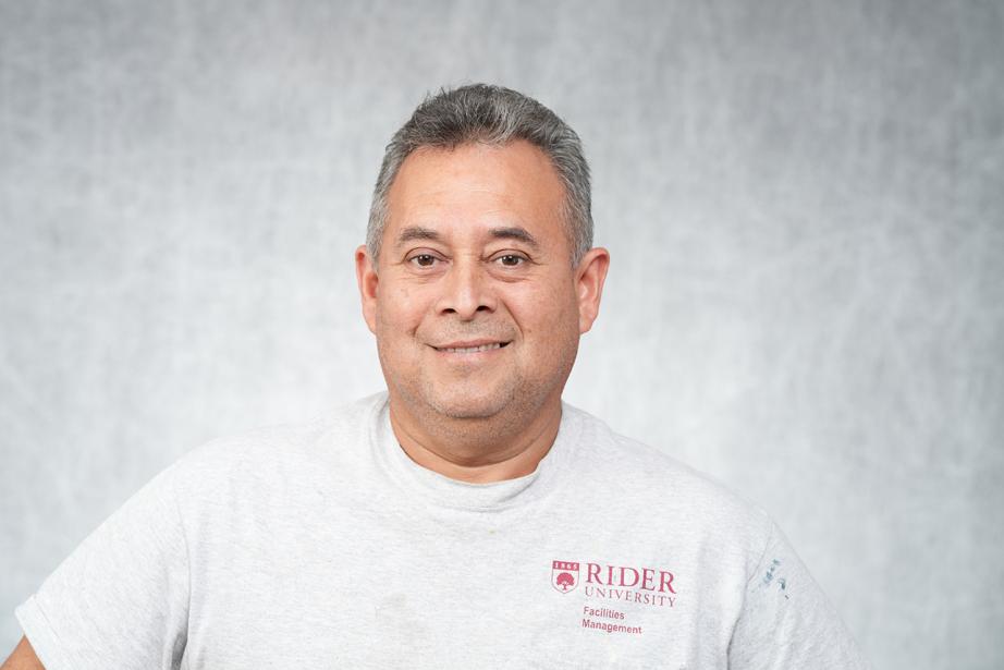 Edy Vasquez headshot