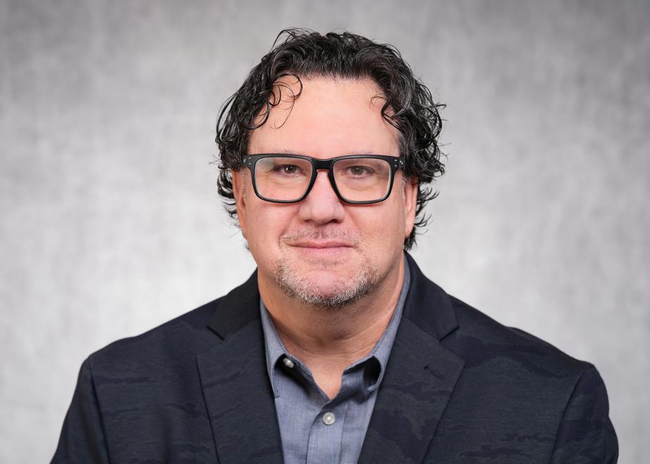 Thomas Papa headshot