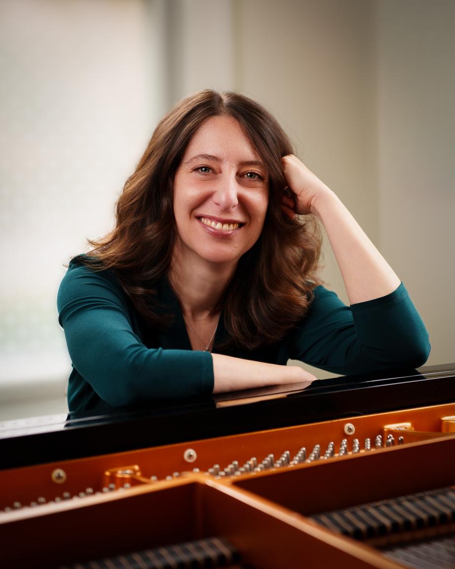 Suzanne Lehrer headshot