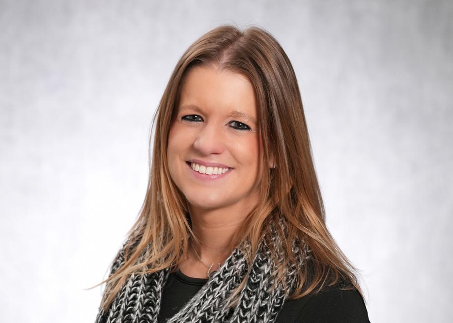 Lindsey Smith headshot