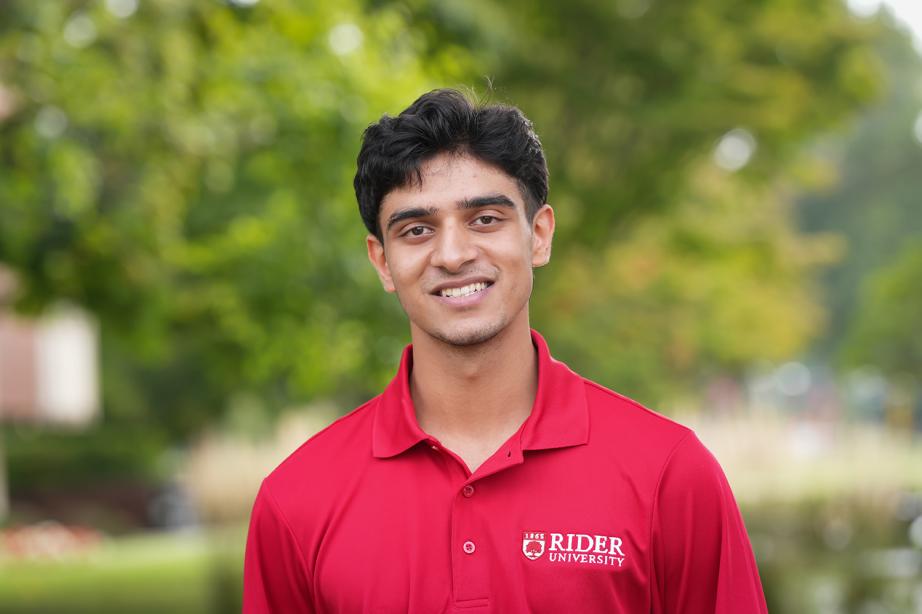 Sameer Mazhar headshot