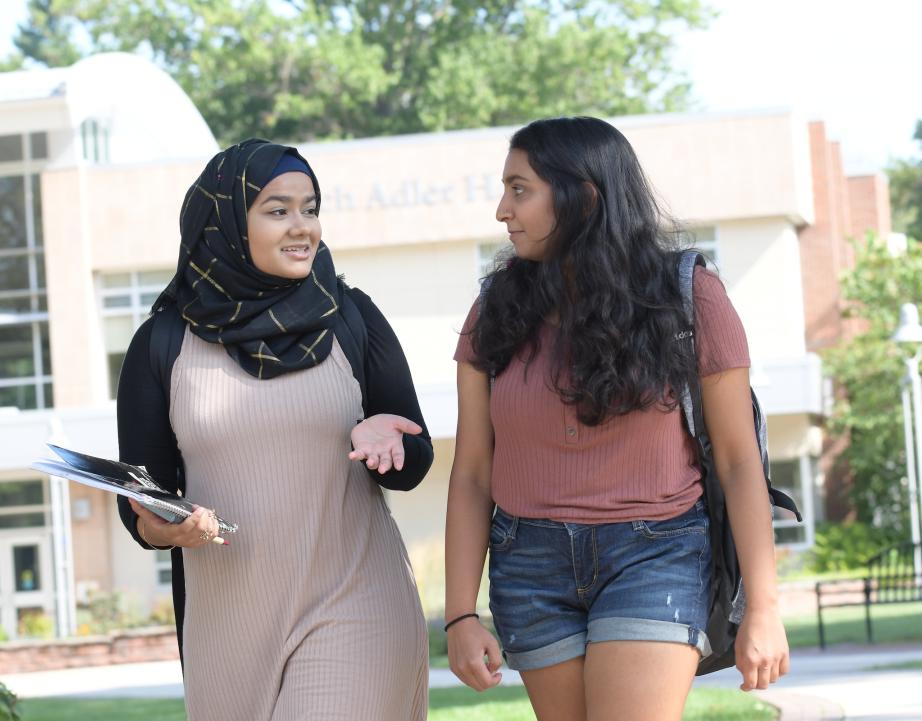 Two students in P2P mentoring program