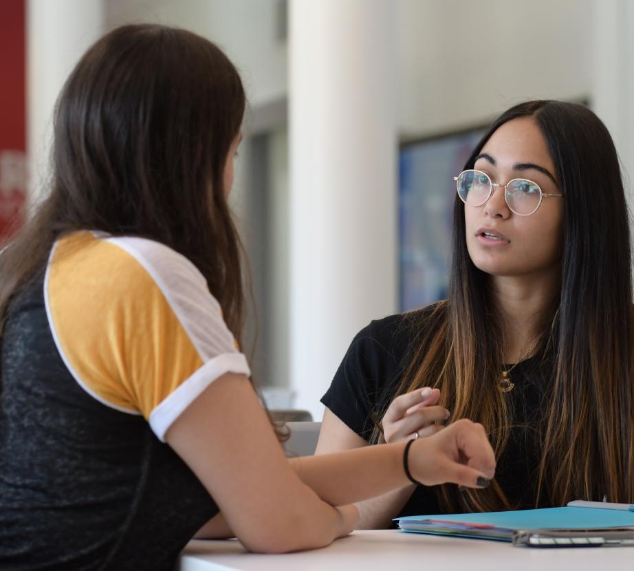 Two students in P2P mentoring program