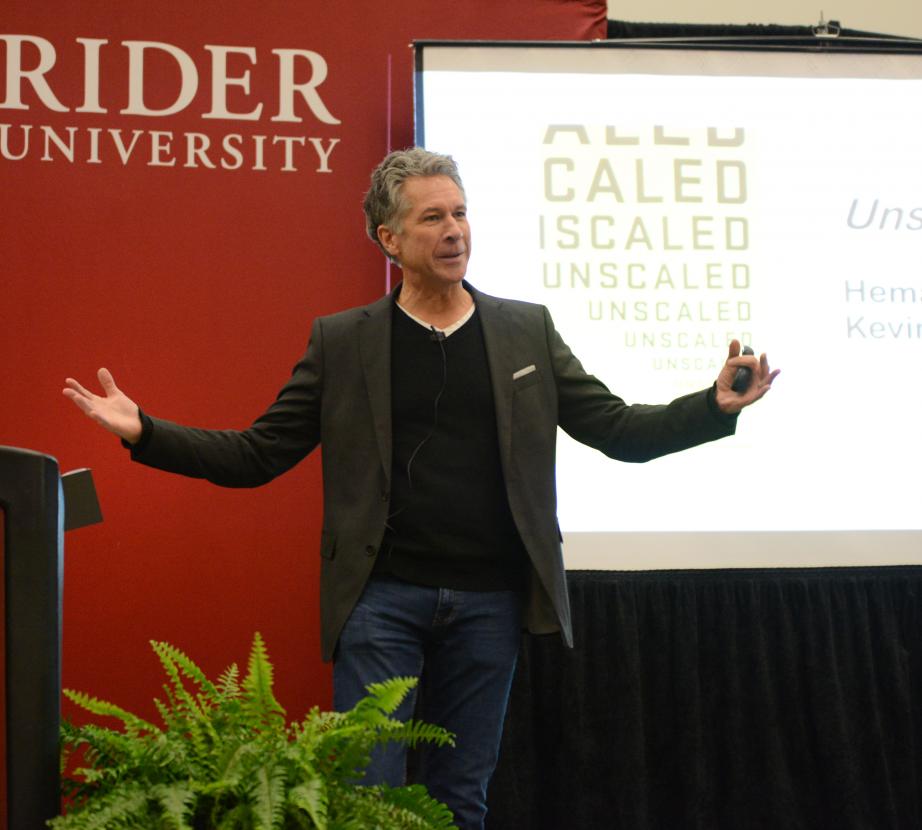 Kevin Maney, media Columnist, Newsweek lectures on “Fake News & Fractured Audiences: Media in the Age of Artificial Intelligence"