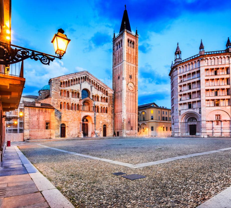 Photo of town square in Bologna