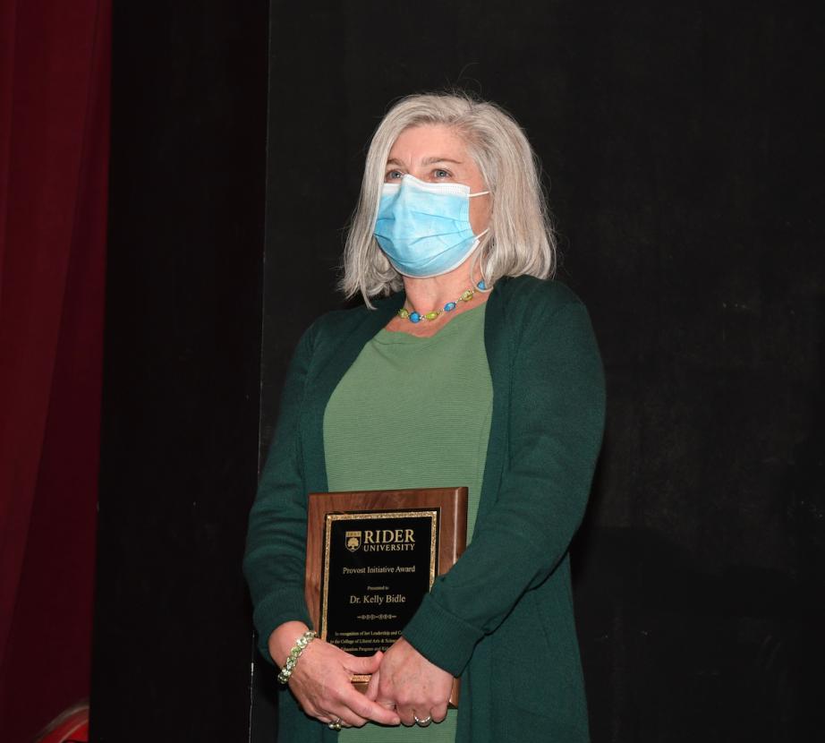 Kelly Bidle at the awards ceremony