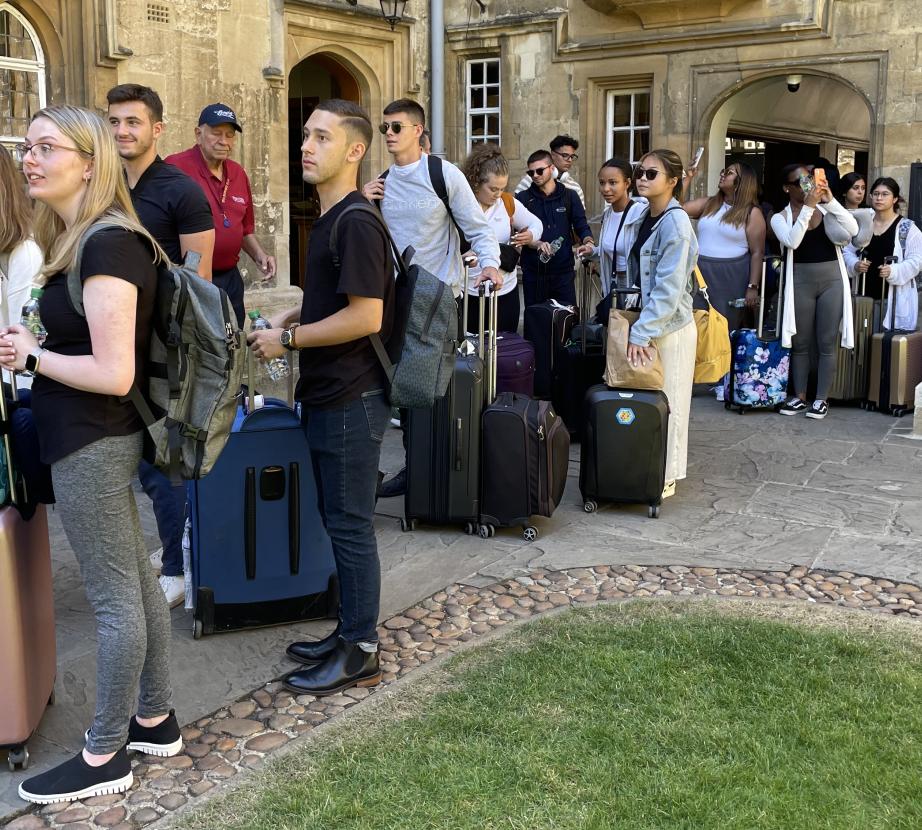 Rider students arrive in Oxford