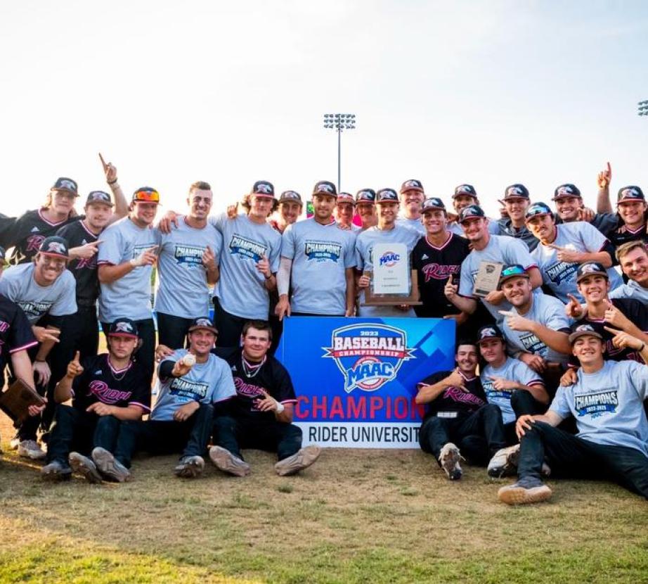 Baseball team wins MAAC championship