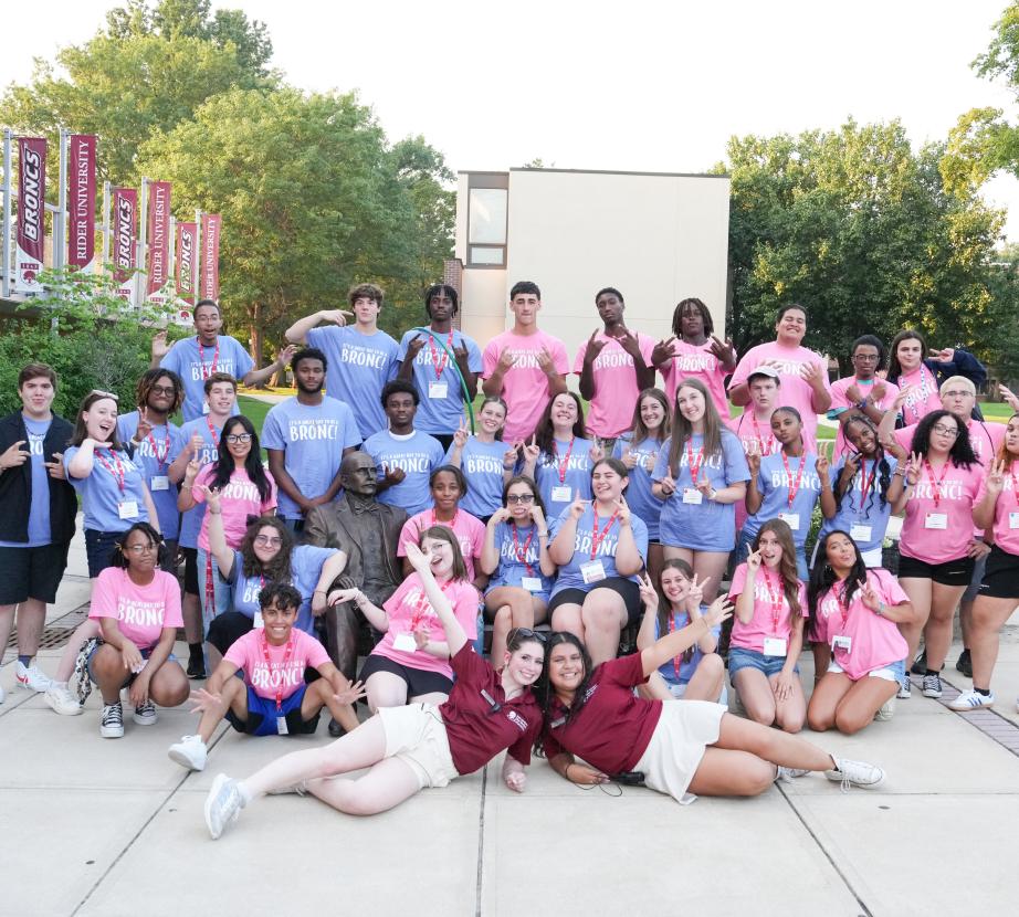 New Students and their Orientation Leaders at Orientation