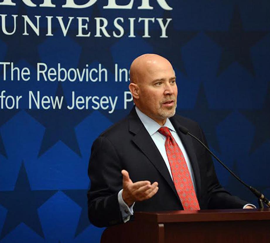 MacArthur speaking